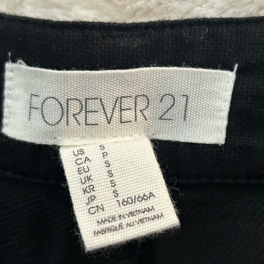 Forever 21 Black High-Rise Bermuda Shorts - Picture 4 of 5